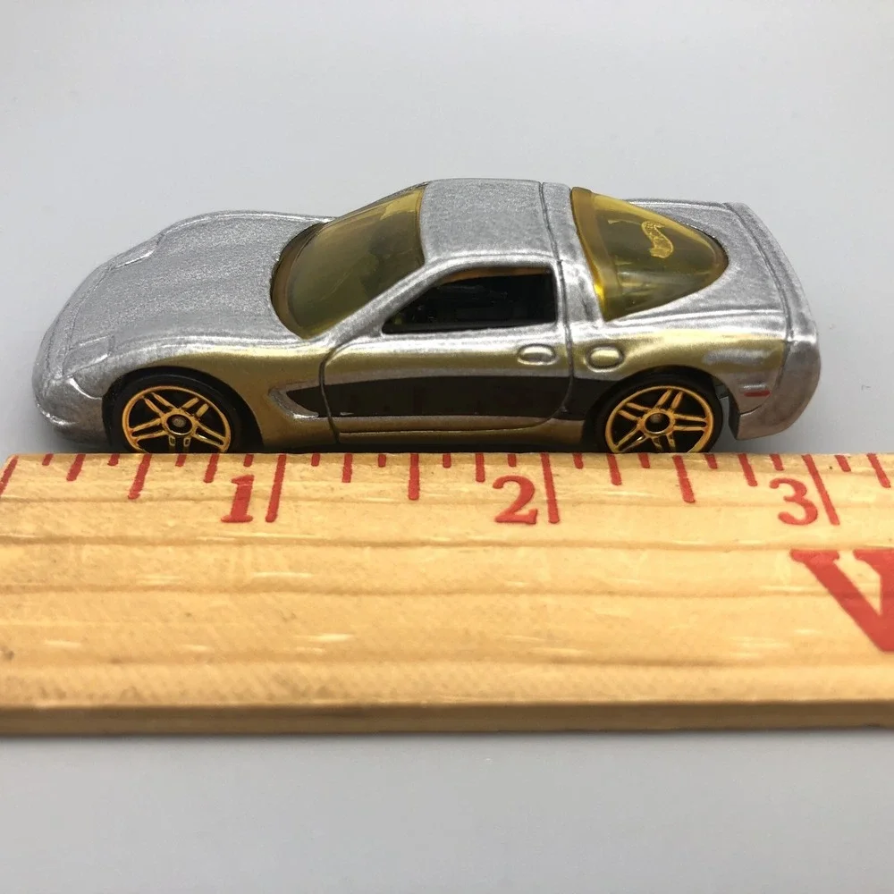 Hot Wheels 1997 '97 Chevrolet Chevy Corvette Car Silver Diecast‎ 1/64 Scale